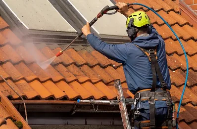 Démoussage et hydrofuge de toiture à Estrée